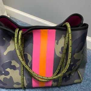 Parker & Hyde Neoprene Tote